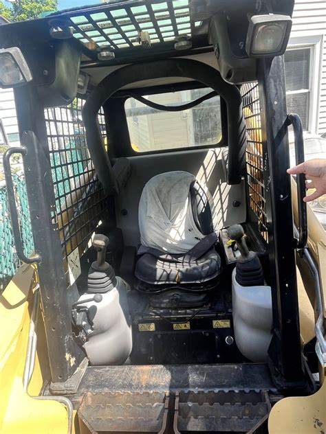 skid steer 262b cab tilt